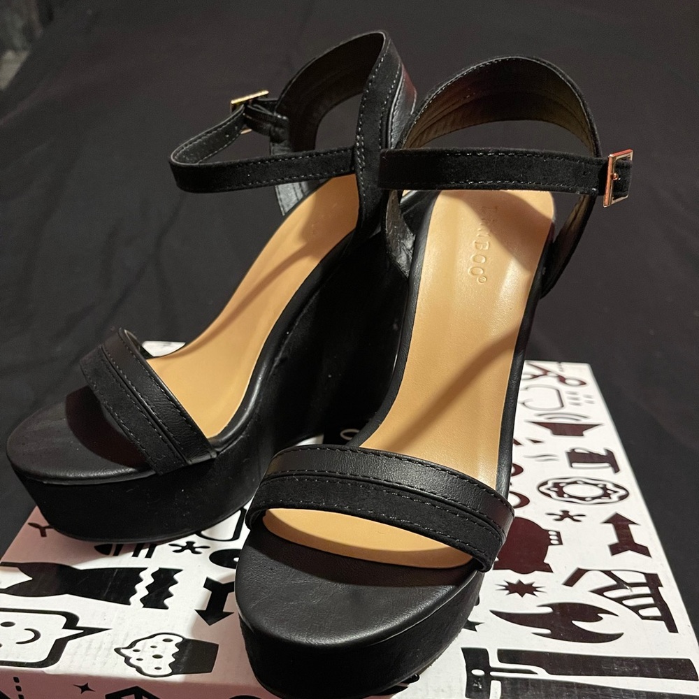 Bamboo black wedges